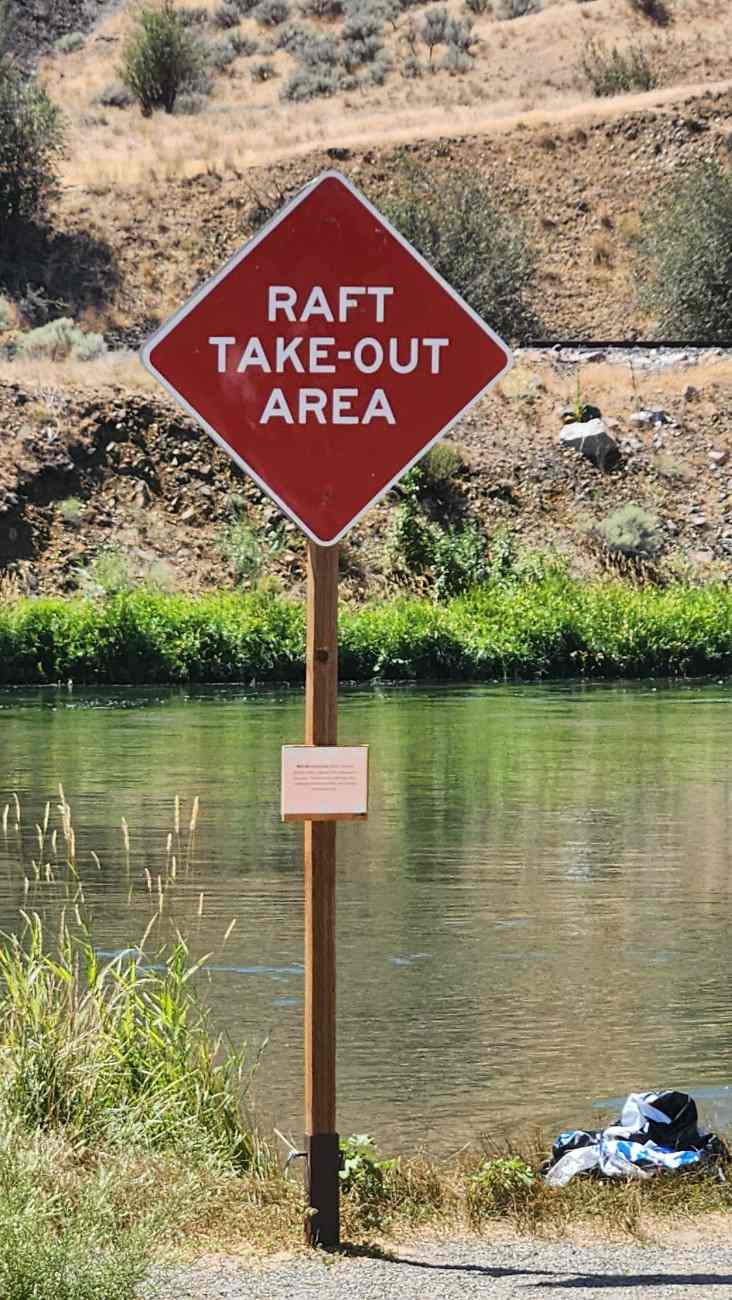 Tube Takeout Area Sign